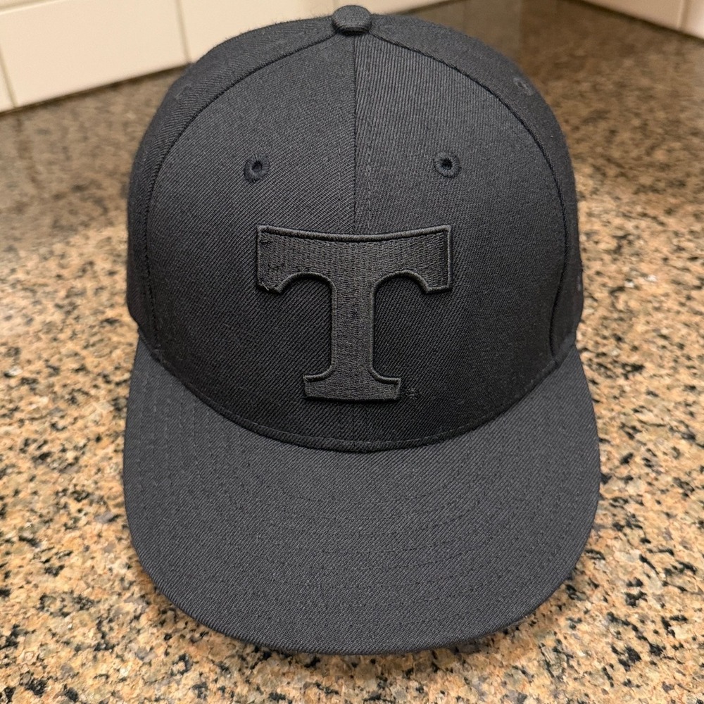 Tennessee Volunteers New Era 59FIFTY Fitted Hat 7 1/2 Blackout Vols Wool